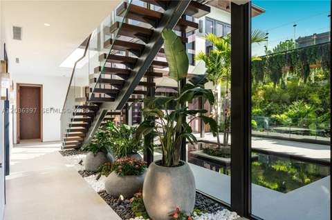 857 N Shore Dr, Miami Beach FL - photo 6 of 65