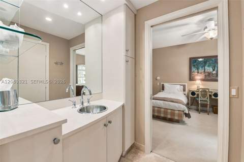 610 Valencia Ave 502, Coral Gables FL - photo 22 of 29