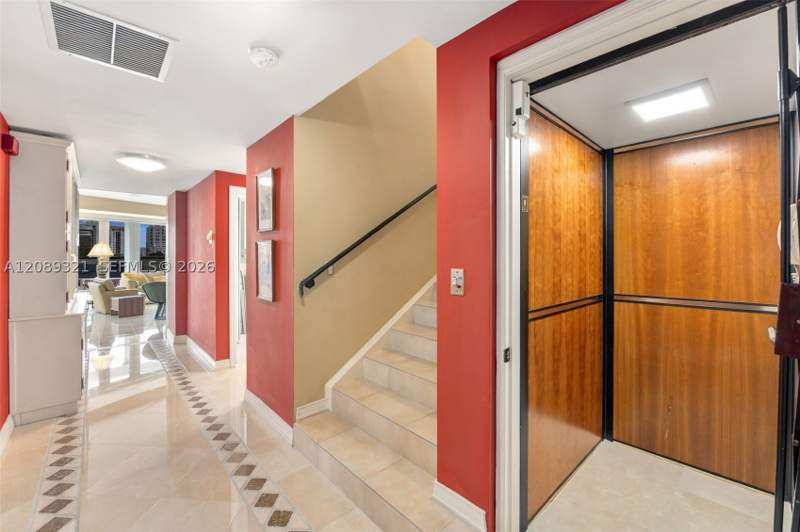 4 bedroom Condominium at 610 Valencia Ave 502, The New French Village Co, Coral Gables — photo 3