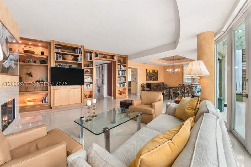 4 bedroom Condominium at 610 Valencia Ave 502, The New French Village Co, Coral Gables — photo 5