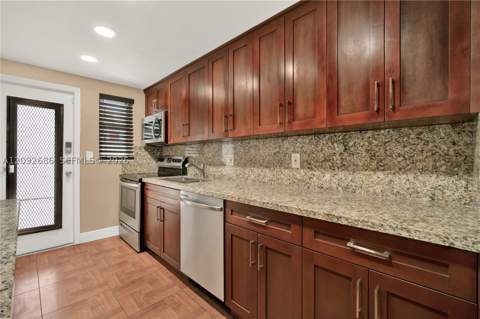 1340 Lincoln Rd 207, Miami Beach FL - photo 10 of 25