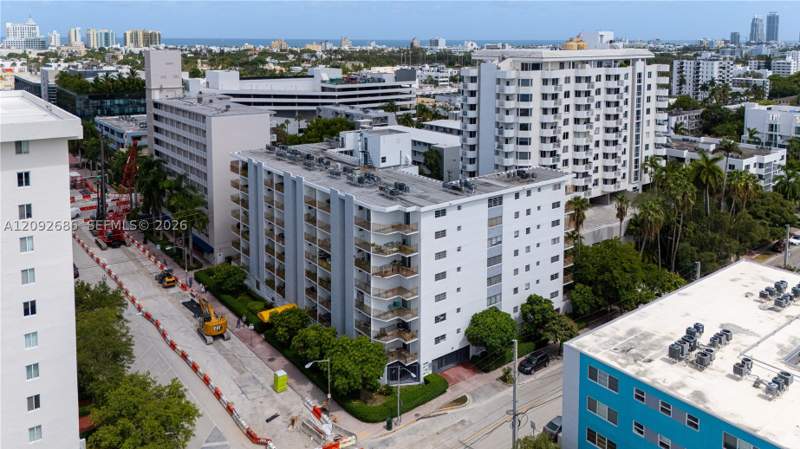 1 bedroom Condominium at 1340 Lincoln Rd 207, Golden House Condo, Miami Beach — photo 2