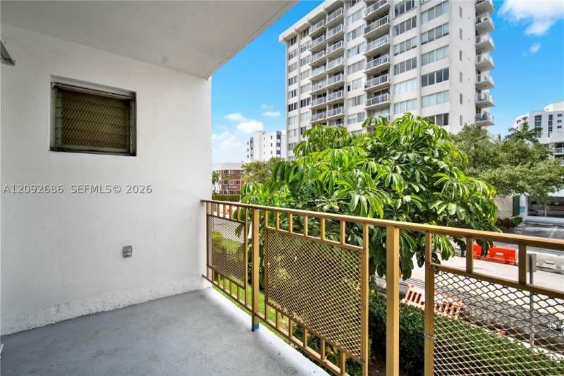 1 bedroom Condominium at 1340 Lincoln Rd 207, Golden House Condo, Miami Beach — photo 5