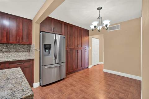 1340 Lincoln Rd 207, Miami Beach FL - photo 9 of 25