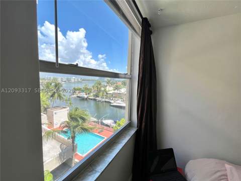 2935 NE 163rd St 5P, North Miami Beach FL - photo 12 of 31