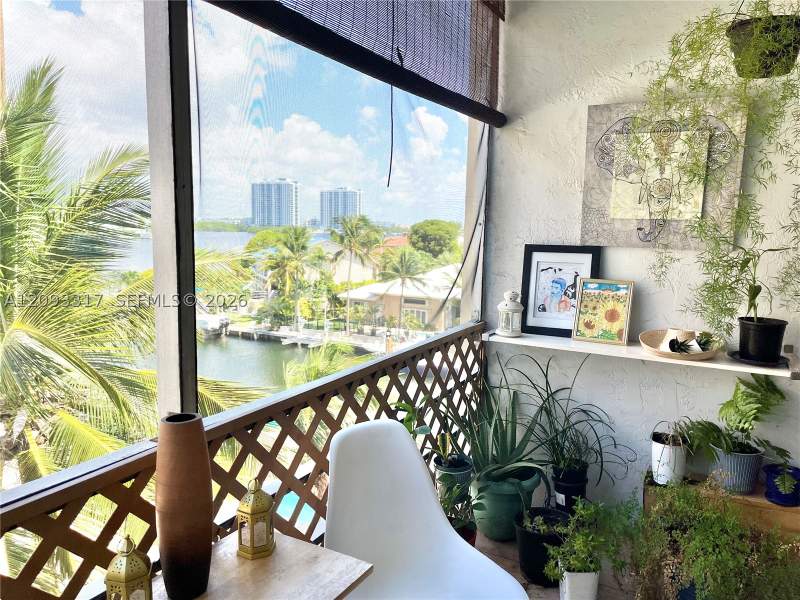 1 bedroom Condominium at 2935 NE 163rd St 5P, Bayswater Court Condo, North Miami Beach — photo 2
