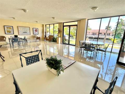 2935 NE 163rd St 5P, North Miami Beach FL - photo 20 of 31