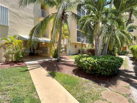 2935 NE 163rd St 5P, North Miami Beach FL - photo 22 of 31