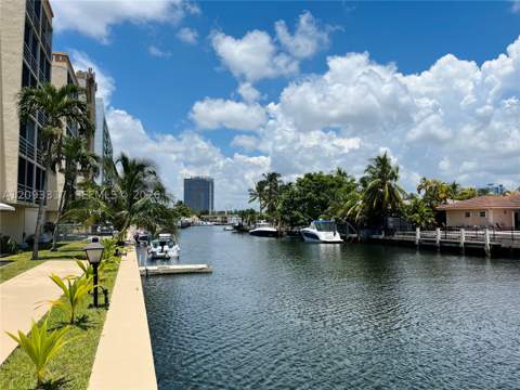 2935 NE 163rd St 5P, North Miami Beach FL - photo 24 of 31