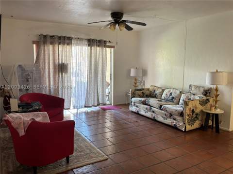 13715 Kendale Lakes Cir A-107, Miami FL - photo 10 of 29
