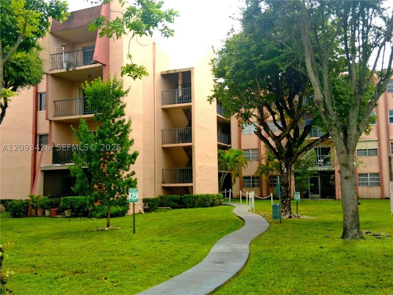 3 bedroom Condominium at 13715 Kendale Lakes Cir A-107, Ramblewood Condo A, Miami — photo 2