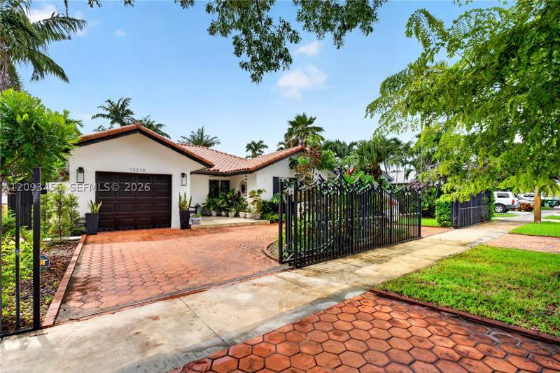 3 bedroom SingleFamilyResidence at 13310 NW 8th St, Leomar Homes, Miami — photo 3