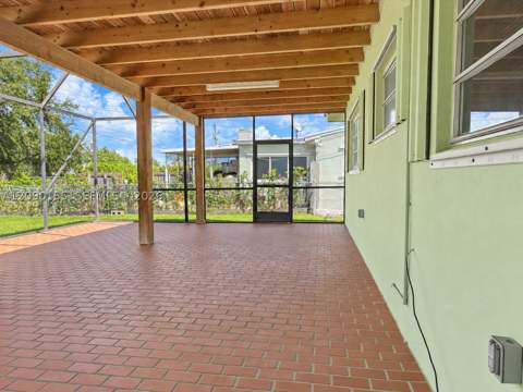 949 NW 9th St, Homestead FL - photo 24 of 33