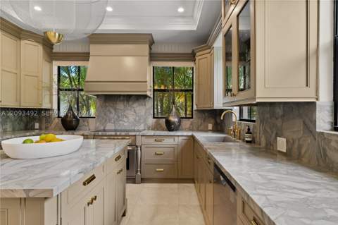 1803 S Bayshore Ln, Miami FL - photo 7 of 34