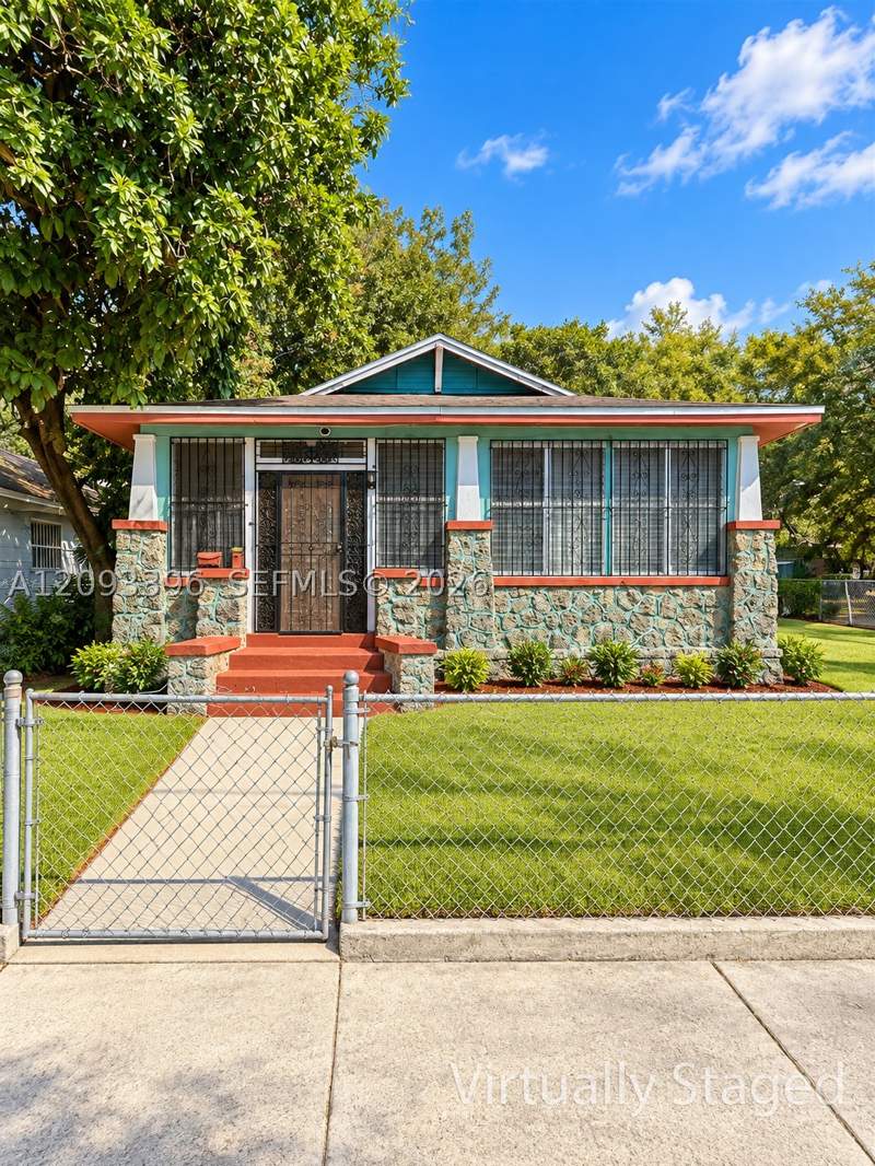 4 bedroom SingleFamilyResidence at 105 NW 58th St, High School Pk Track, Miami — photo 2