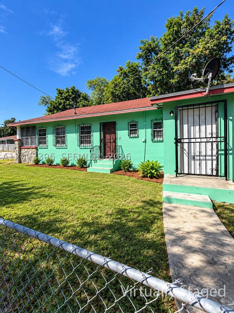 4 bedroom SingleFamilyResidence at 105 NW 58th St, High School Pk Track, Miami — photo 3