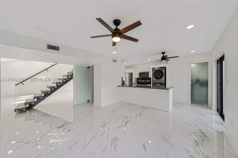 8745 NW 150th Ter, Miami Lakes FL - photo 10 of 46