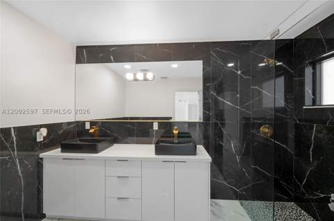 8745 NW 150th Ter, Miami Lakes FL - photo 20 of 46