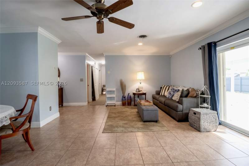 3 bedroom SingleFamilyResidence at 16020 SW 97th Ct, Palmetto Country Club Est, Miami — photo 4