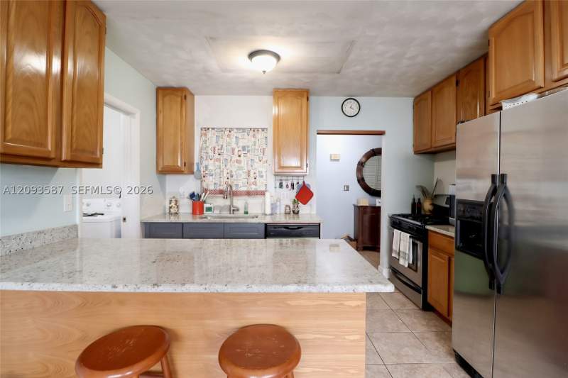 3 bedroom SingleFamilyResidence at 16020 SW 97th Ct, Palmetto Country Club Est, Miami — photo 5