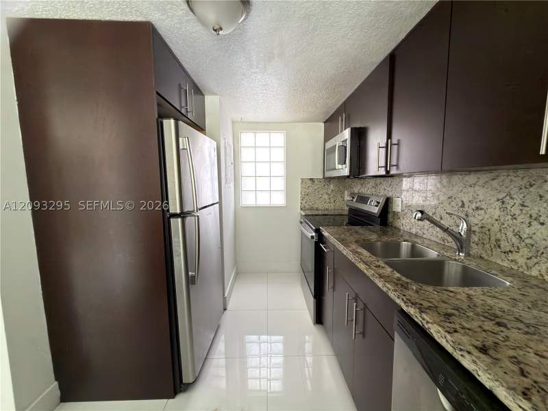 2 bedroom Condominium at 695 SW 11th St 204, Havanah Roads Condo, Miami — photo 5