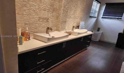 16231 NW 84th Ct, Miami Lakes FL - photo 6 of 20