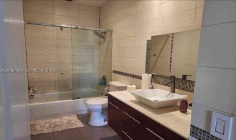 16231 NW 84th Ct, Miami Lakes FL - photo 7 of 20