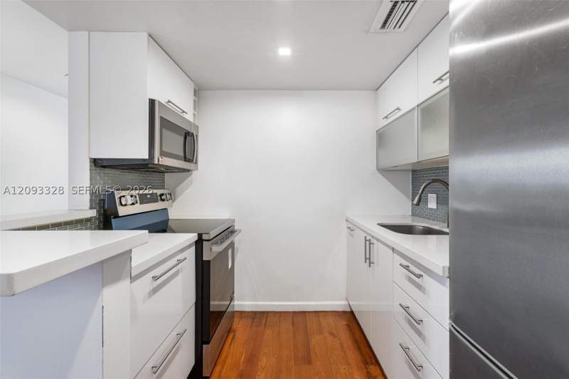 2 bedroom Condominium at 227 Michigan Ave 405, The Ambassadors Condo, Miami Beach — photo 4