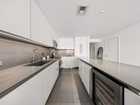 88 SW 7th St 2506, Miami FL - photo 10 of 25
