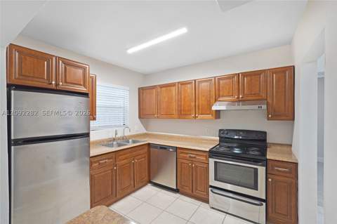 11822 SW 169th St, Miami FL - photo 8 of 35