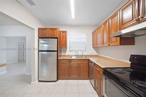 11822 SW 169th St, Miami FL - photo 9 of 35