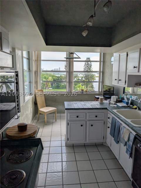 11930 N Bayshore Dr 502, North Miami FL - photo 21 of 44