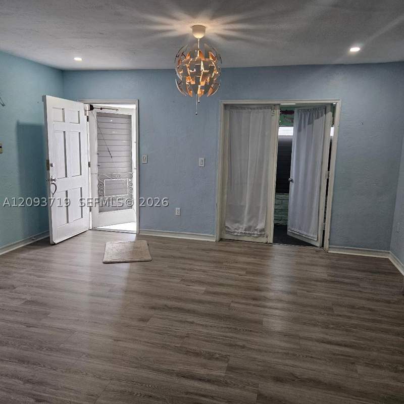 3 bedroom SingleFamilyResidence at 1051 SW 72nd Ct, Sunset Heights, Miami — photo 3