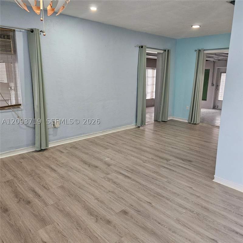 3 bedroom SingleFamilyResidence at 1051 SW 72nd Ct, Sunset Heights, Miami — photo 4