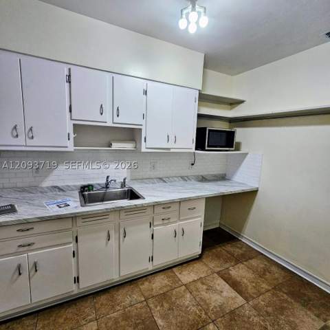 1051 SW 72nd Ct, Miami FL - photo 7 of 30