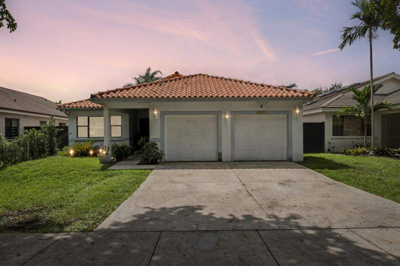 3 bedroom SingleFamilyResidence at 8738 NW 150th Terrace, West Lakes Gardens, Miami Lakes — photo 2