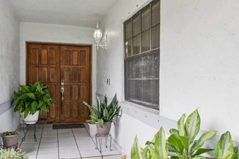 8738 NW 150th Terrace, Miami Lakes FL - photo 7 of 44