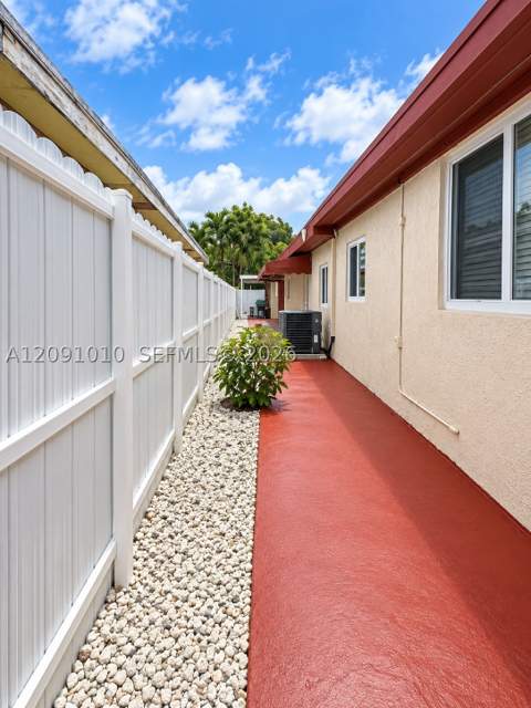 5551 E 4th Ave, Hialeah FL - photo 17 of 19