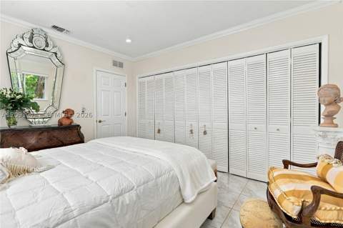 890 NE 168th St, North Miami Beach FL - photo 12 of 32