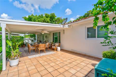 890 NE 168th St, North Miami Beach FL - photo 24 of 32