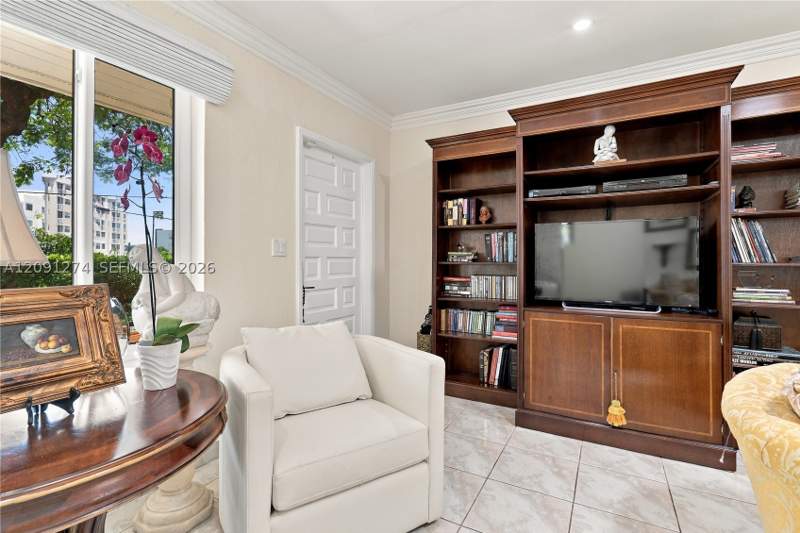 3 bedroom SingleFamilyResidence at 890 NE 168th St, Panuleta Gardens, North Miami Beach — photo 3