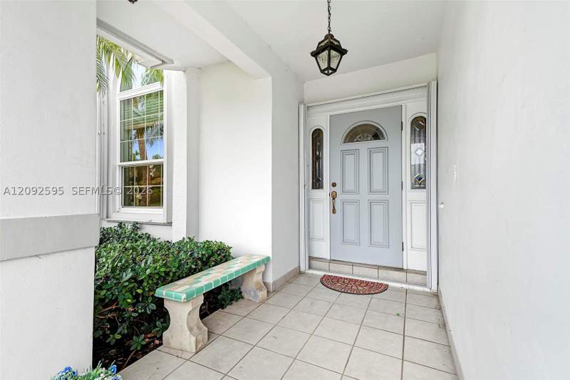 3 bedroom SingleFamilyResidence at 13512 SW 179th St, Forest View Sub, Miami — photo 2