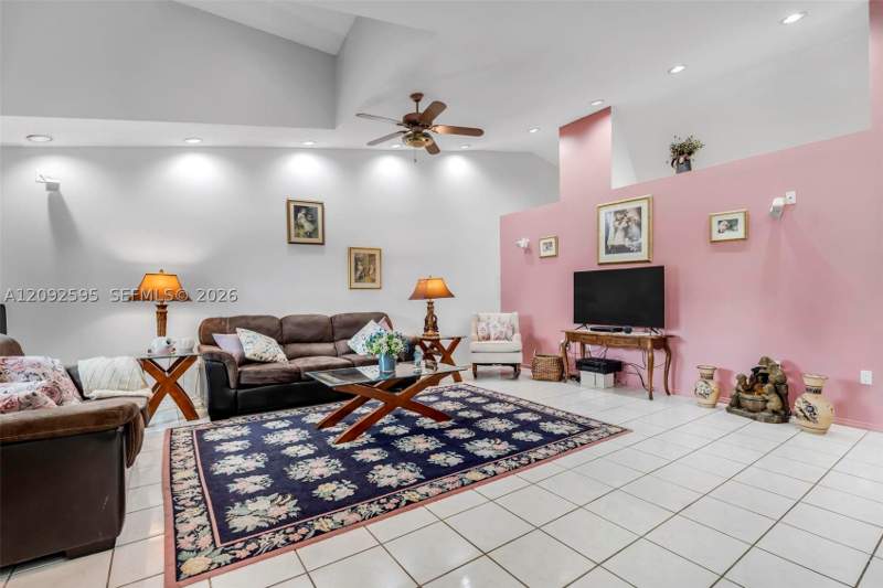 3 bedroom SingleFamilyResidence at 13512 SW 179th St, Forest View Sub, Miami — photo 4