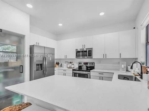 12982 SW 232nd Ln, Miami FL - photo 9 of 33