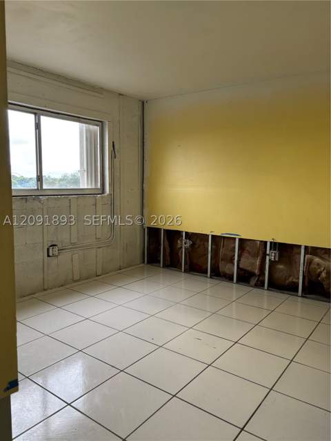 1075 W 68th St 311, Hialeah FL - photo 10 of 19
