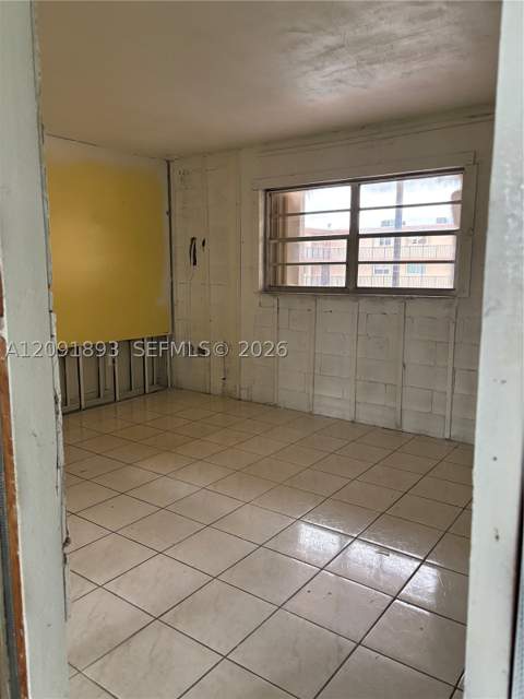 1075 W 68th St 311, Hialeah FL - photo 12 of 19