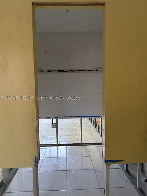 1075 W 68th St 311, Hialeah FL - photo 7 of 19