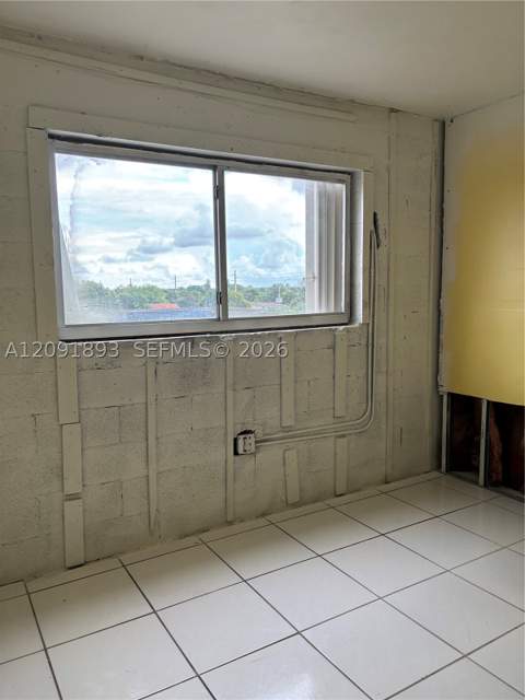 1075 W 68th St 311, Hialeah FL - photo 8 of 19