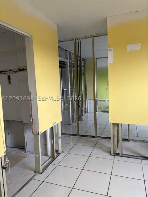 1075 W 68th St 311, Hialeah FL - photo 9 of 19