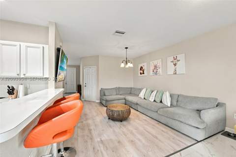 1025 NE 207th Ter, Miami FL - photo 15 of 43